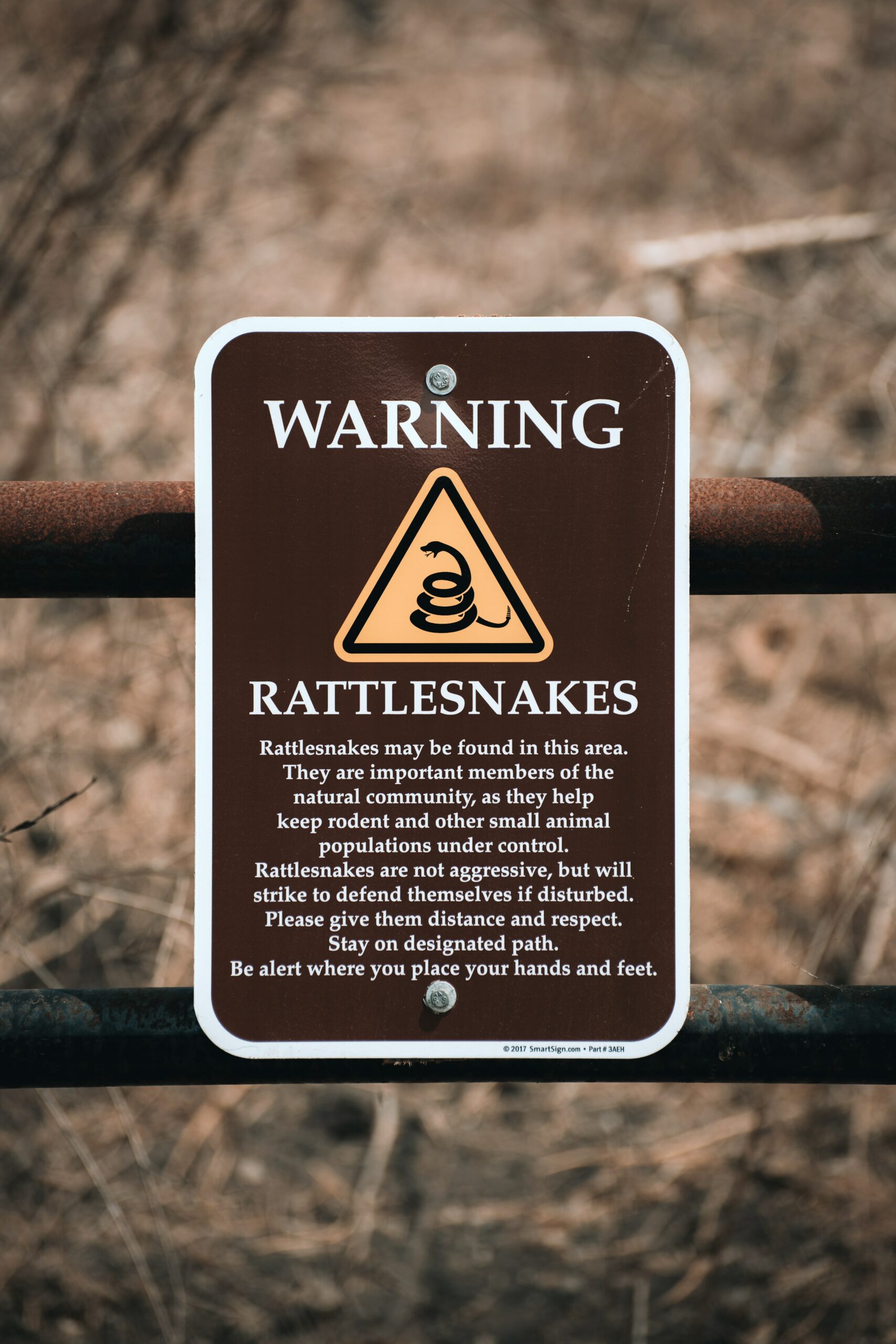 'Warning: Rattlesnakes' sign